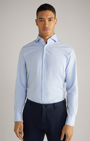 Bawełniana koszula Mika o subtelnej fakturze w kolorze jasnoniebieskim