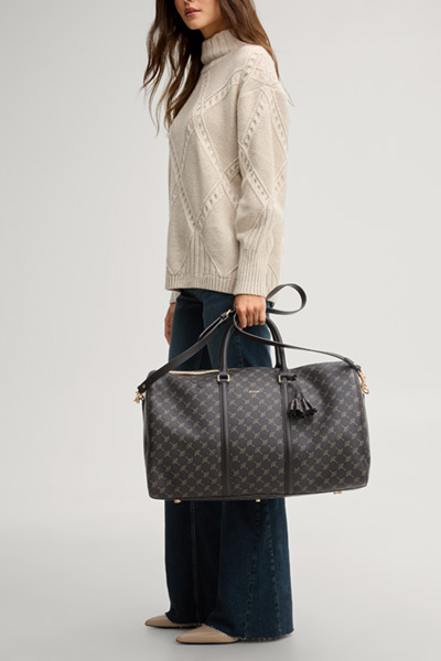 Leads to product detail page "Cortina aurora weekender in brown"