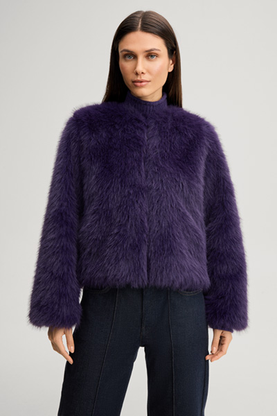 Leads to product detail page "Faux fur jacket in purple"