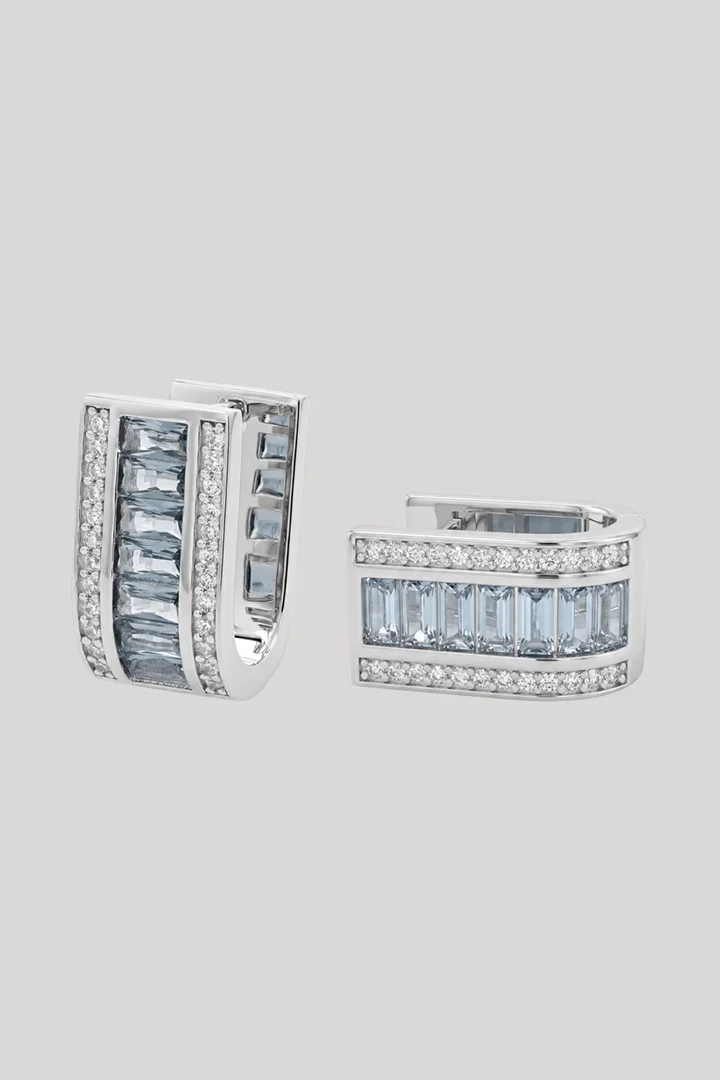 Leads to product detail page "Silver hoop earrings"