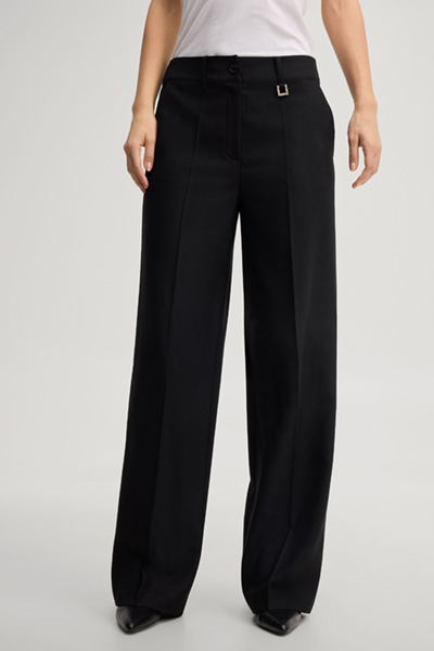 Leads to product detail page "Marlene trousers in black"