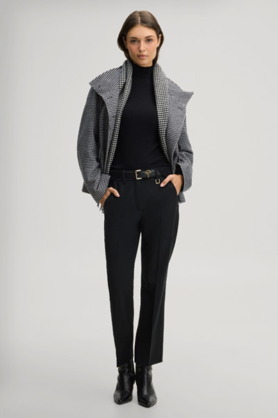 Führt zu Produktdetailseite „Wollmix-Jacke mit Stehkragen in Schwarz-Ecru gemustert"