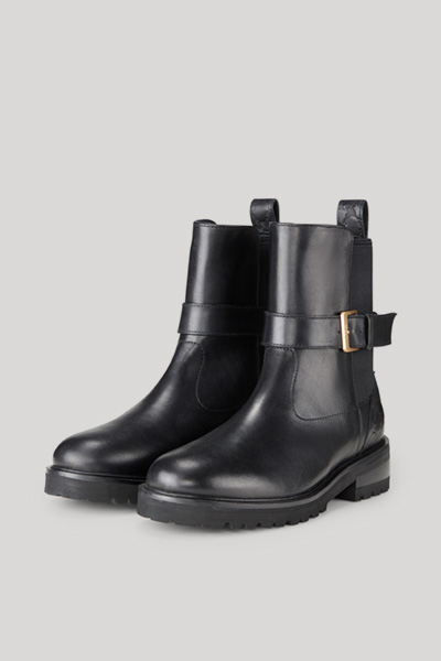 Leads to product detail page "Stampa Fine Maria Chelsea Boots in Black"