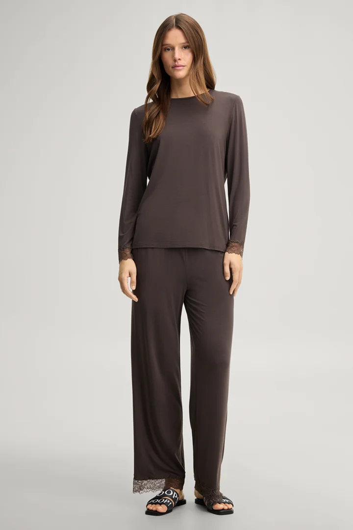 Führt zu Produktdetailseite „Loungewear Shirt in Dunkelbraun"