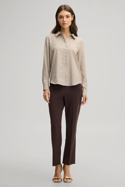 Leads to product detail page "Cornflower-coloured shirt in greige"