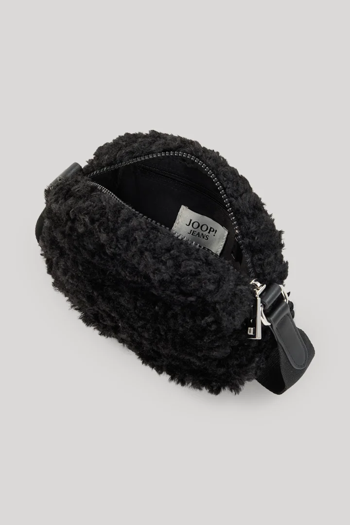 Leads to product detail page "Calduccio riccio issie shoulder bag in black"