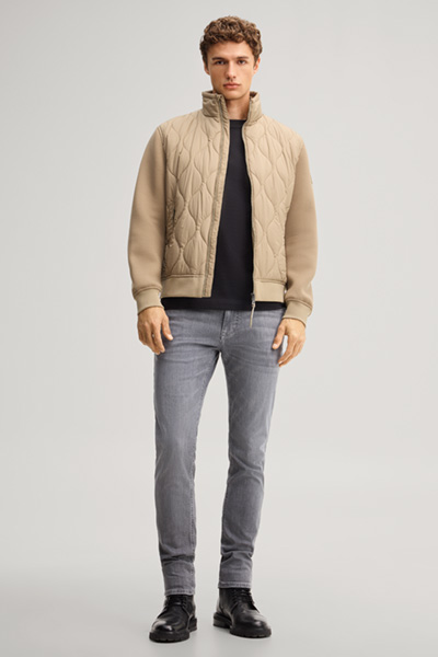 Leads to product detail page "Khaki blouson"