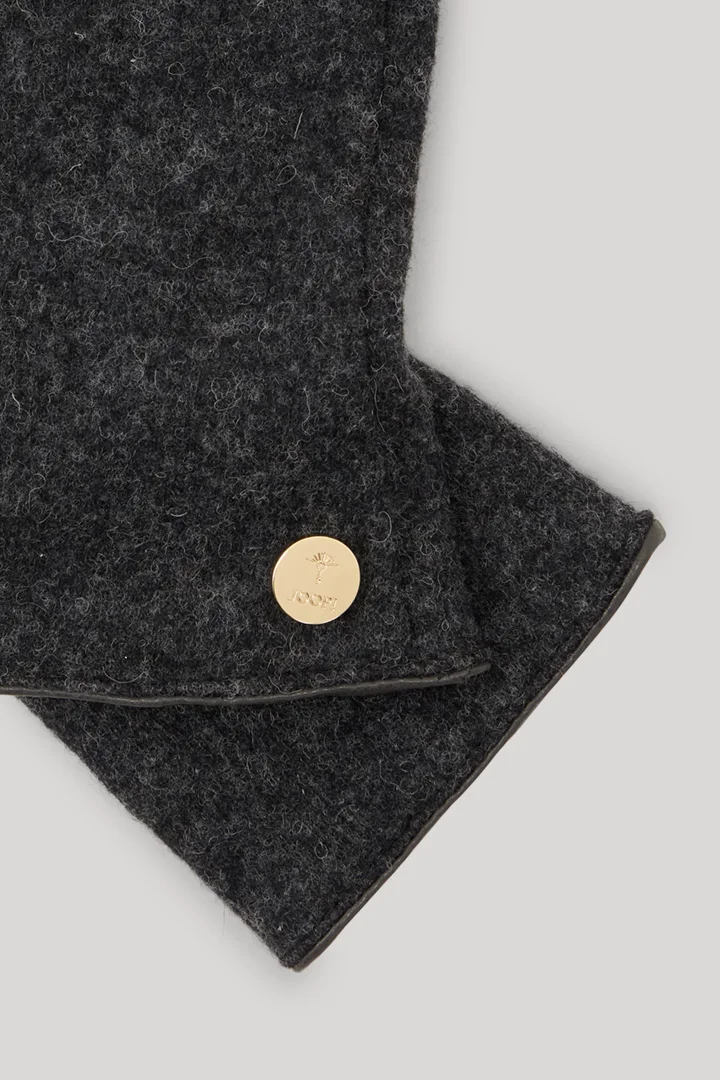 Leads to product detail page "Wool gloves in anthracite"
