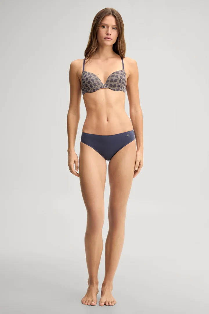 Leads to product detail page "Taupe t-shirt bra"