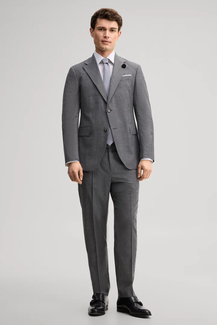 Leads to product detail page "Wool-blend suit in anthracite"