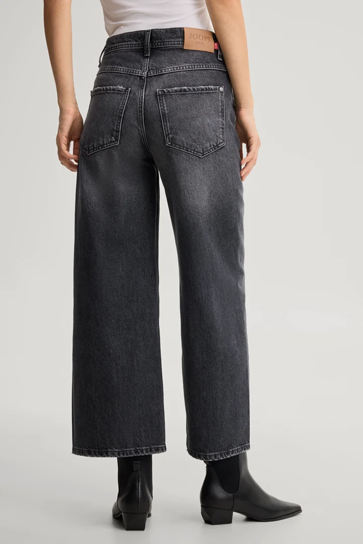 Führt zu Produktdetailseite „Wide Leg-Jeans in Dunkelgrau washed"