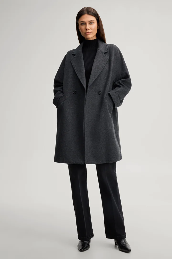 Leads to product detail page "Wool-blend coat with cashmere in anthracite"