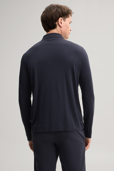 Leads to product detail page "Long-sleeved polo shirt in navy"