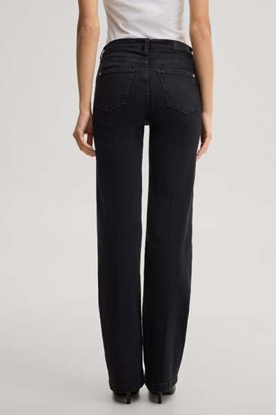Führt zu Produktdetailseite „Bootcut jeans in dark grey"