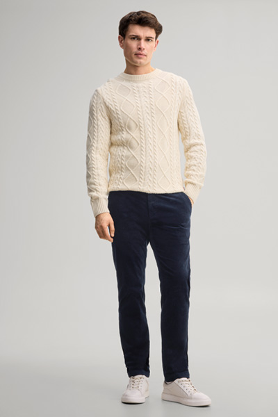 Führt zu Produktdetailseite „Chino in Navy"