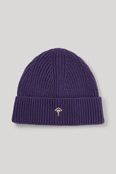 Leads to product detail page "Wool-blend set: hat and scarf in purple"