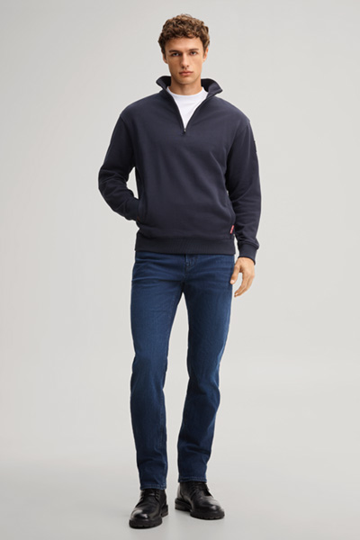 Leads to product detail page "Dark blue zip-up sweatshirt"