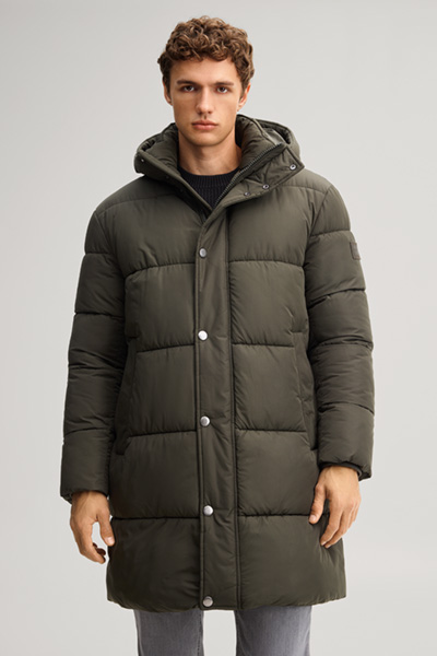 Leads to product detail page "Dark green hooded parka"
