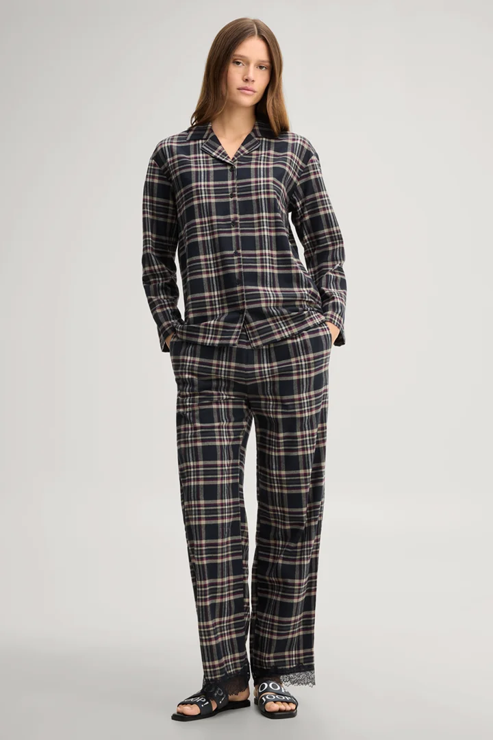 Führt zu Produktdetailseite „Loungewear-Hose in Dunkelblau kariert"