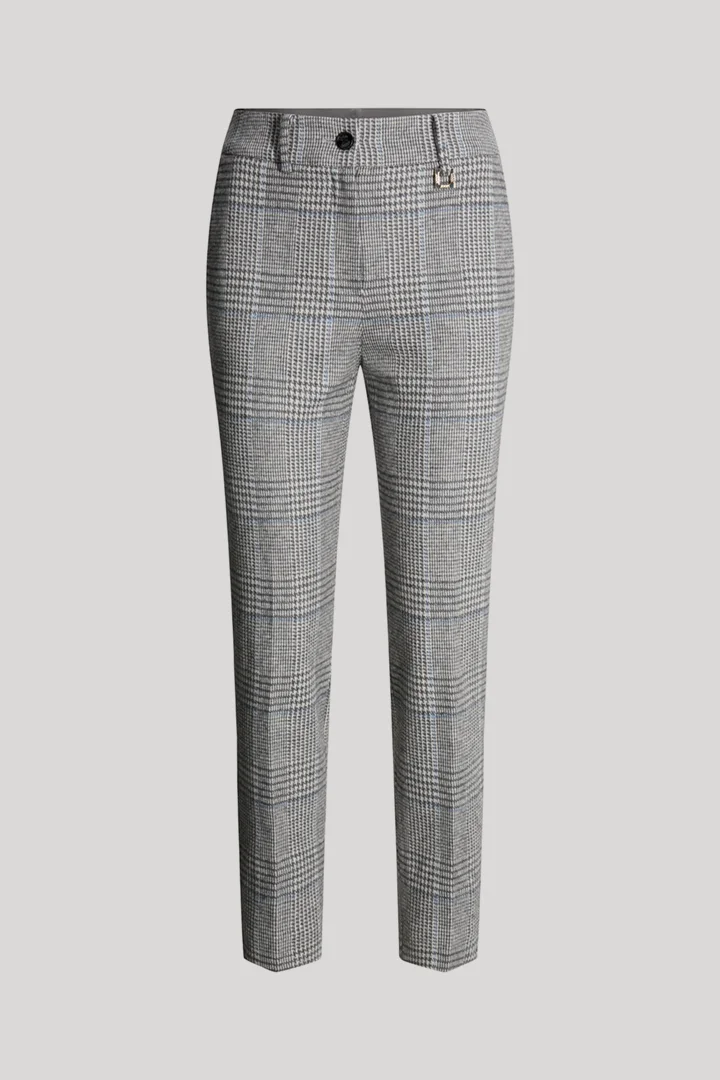 Leads to product detail page "Jersey cigarette trousers in grey and ecru chequered pattern"