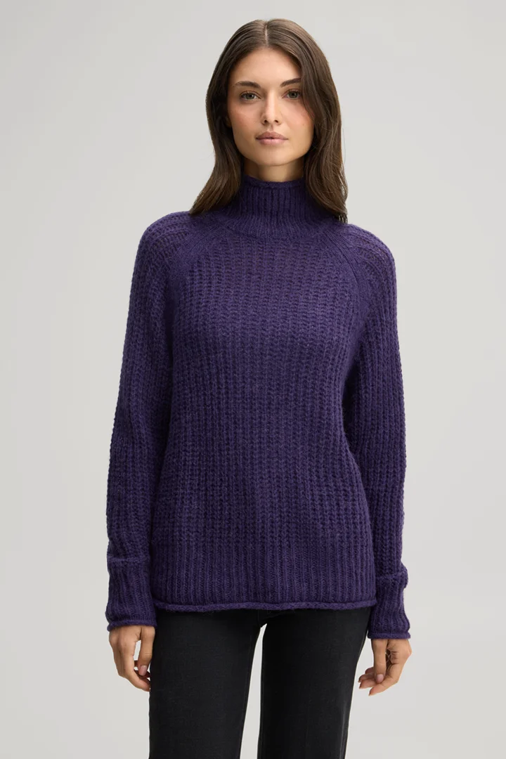 Führt zu Produktdetailseite „Alpaka-Wollmix Rollkragen-Pullover in Lila"