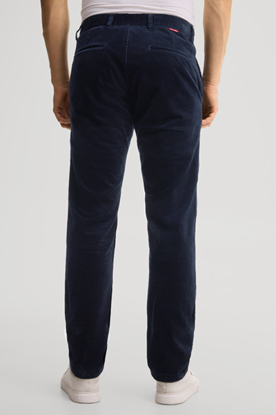 Führt zu Produktdetailseite „Chino in Navy"