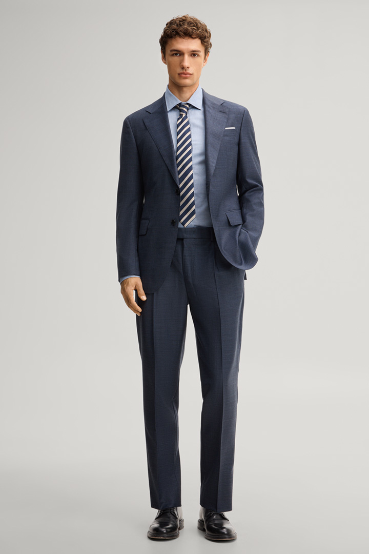 Leads to look detail page “Navy Virgin Wool Modular Suit”