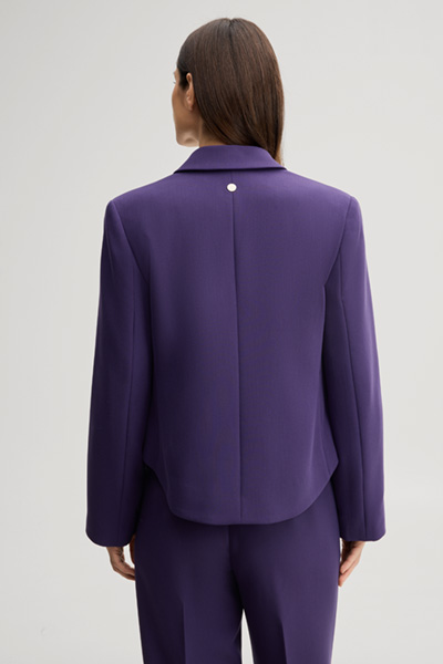 Leads to product detail page "Double-breasted blazer in purple"