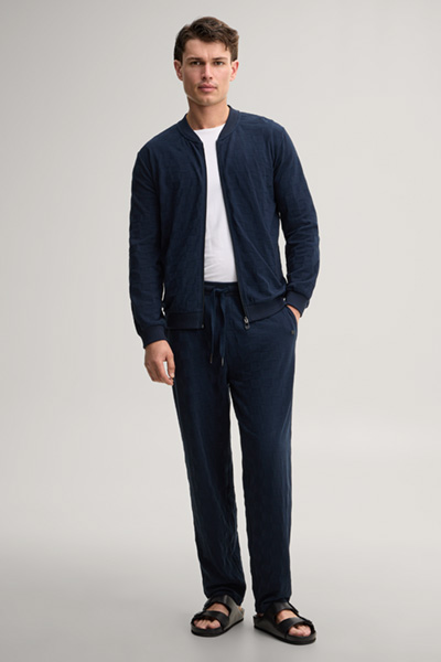 Leads to product detail page "Navy loungewear sweatshirt"