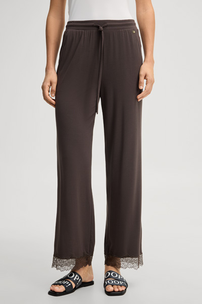 Führt zu Produktdetailseite „Loungewear-Hose in Dunkelbraun"