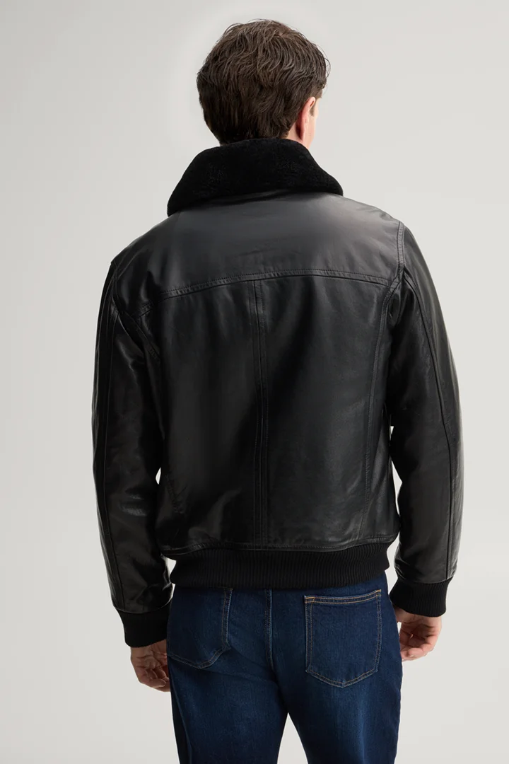 Führt zu Produktdetailseite „Lederjacke aus Lammnappa in Schwarz"