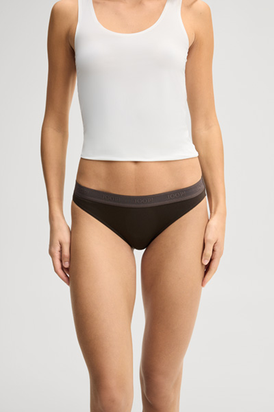 Leads to product detail page "Pack of 3 briefs in black, brown and burgundy"