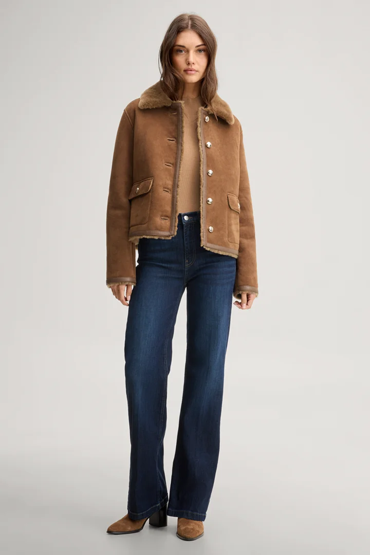 Leads to product detail page "Brown lambskin shirt jacket"