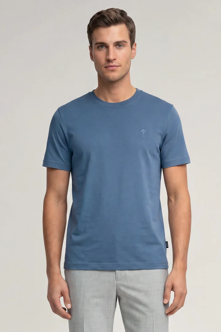 Führt zu Produktdetailseite „Baumwoll-T-Shirt in Mittelblau"
