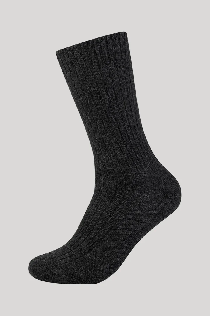 Führt zu Produktdetailseite „Men Premium Socken aus Wollmix in Grau"