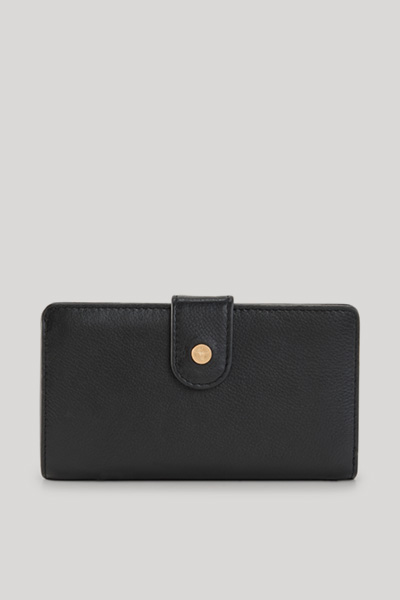 Leads to product detail page "Panarea belinda wallet in black"