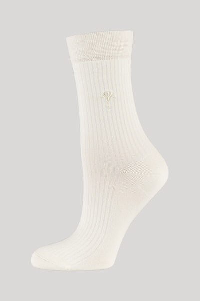 Leads to product detail page "‘For your daily glam’ socks in offwhite"