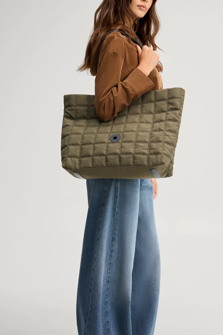 Leads to product detail page "Facilita Yoko shopping bag in olive green, quilted"
