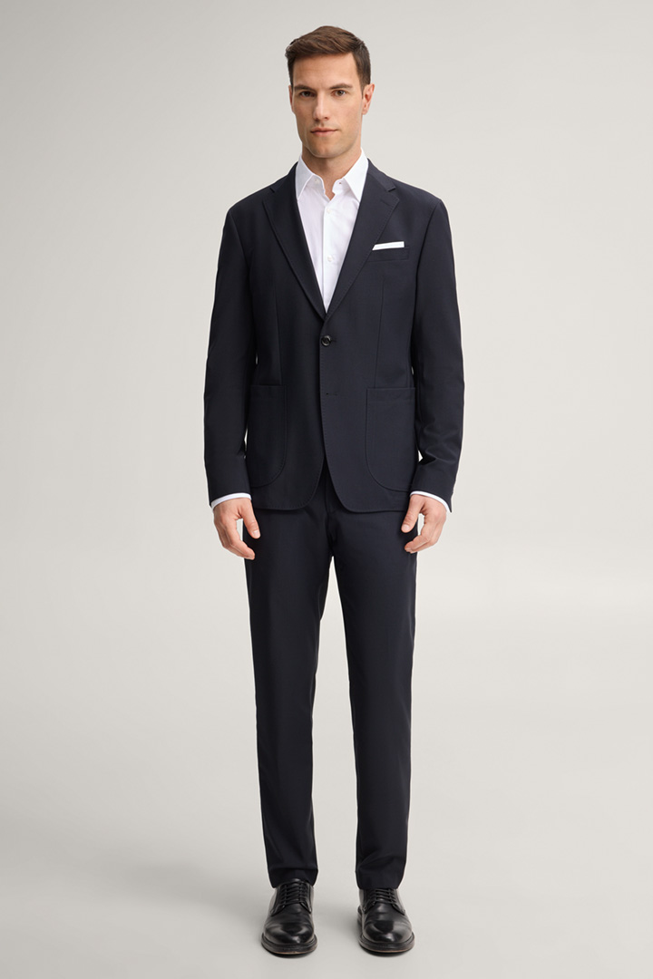 Leads to look detail page “Navy Wool-Blend Modular Suit”