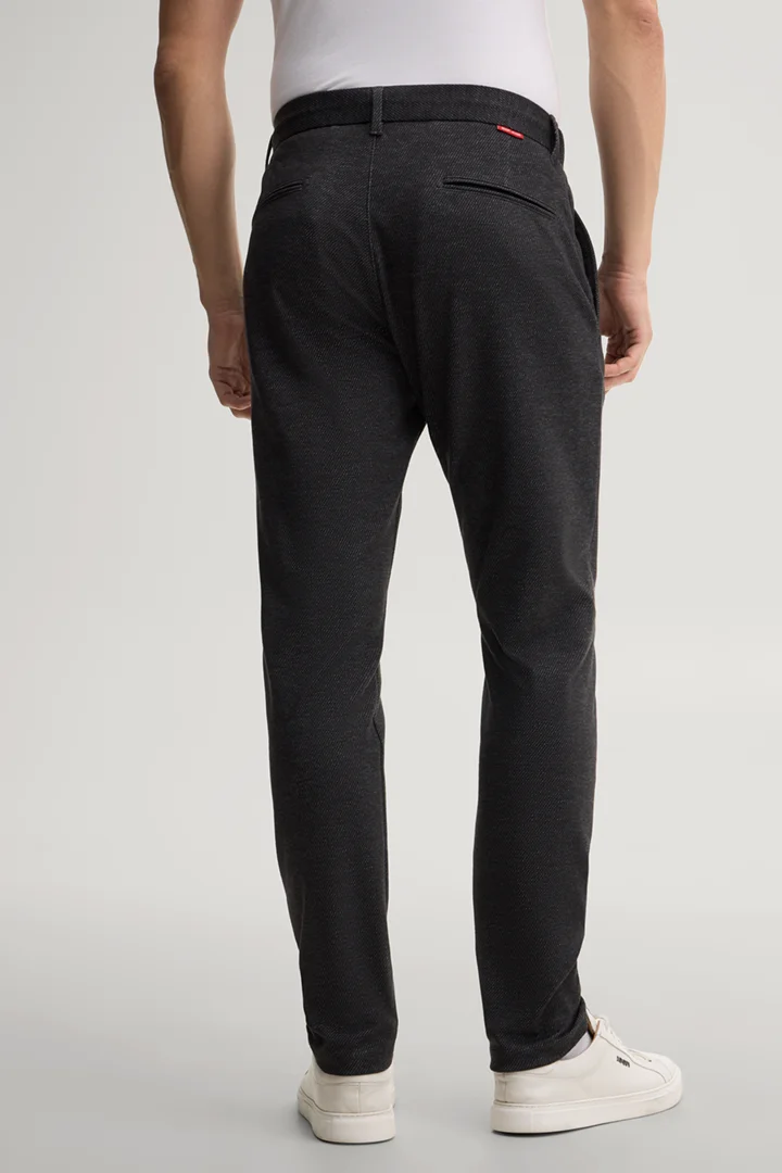Führt zu Produktdetailseite „Chino aus Viskosemix in Navy"
