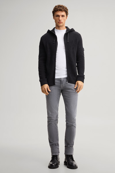 Leads to product detail page "Black hooded jumper"
