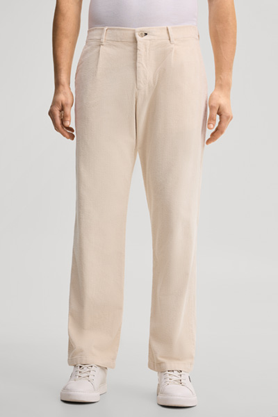 Führt zu Produktdetailseite „Chino in Offwhite"