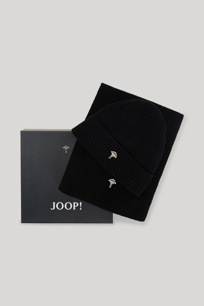 Leads to product detail page "Wool-blend set: hat and scarf in black"