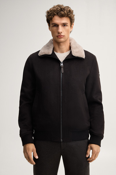 Leads to product detail page "Dark brown cashmere-blouson"