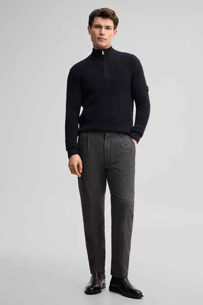 Leads to product detail page "Cotton-blend pleated trousers in anthracite"