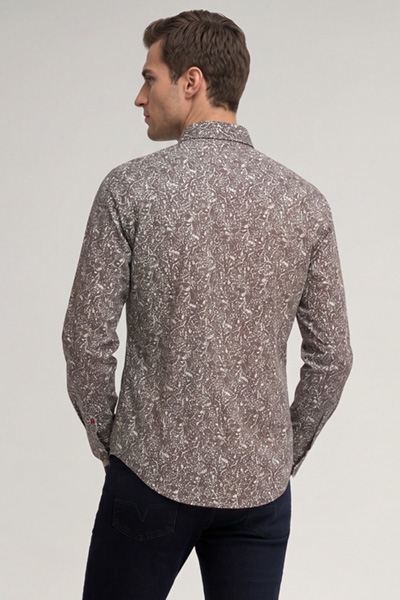 Leads to product detail page "Brown patterned shirt"