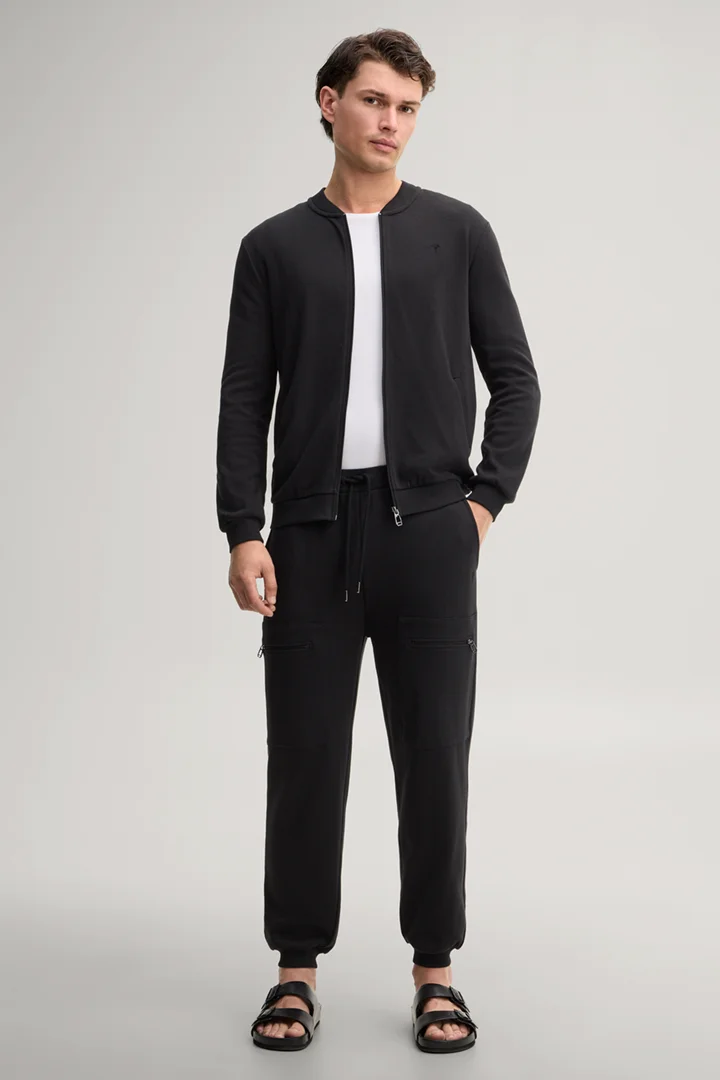 Führt zu Produktdetailseite „Loungewear-Hose in Schwarz"