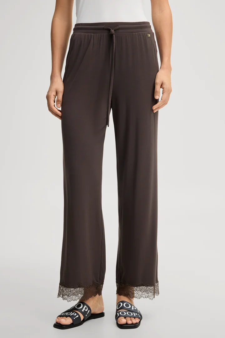 Führt zu Produktdetailseite „Loungewear-Hose in Dunkelbraun"