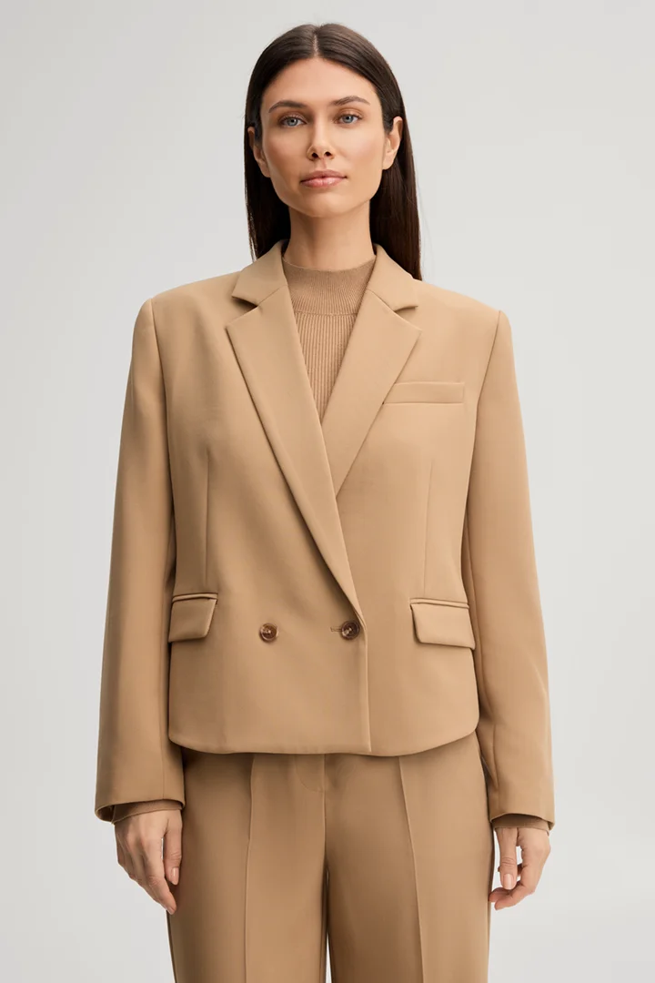 Leads to product detail page "Double-breasted blazer in camel"