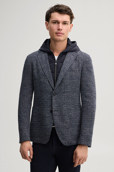 Leads to product detail page "Navy suit jacket with inlay"